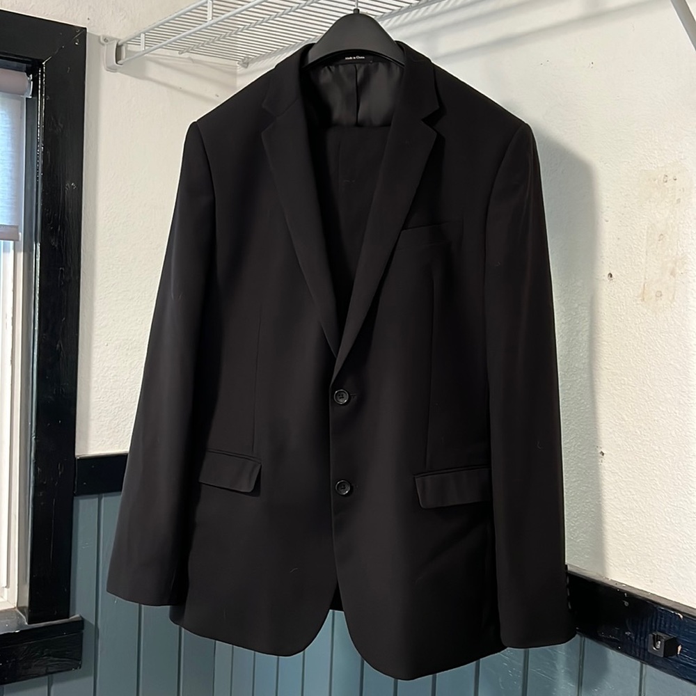 Egara Extreme Slim Fit Suit, Black Jacket 42 L Pants 36 Waist